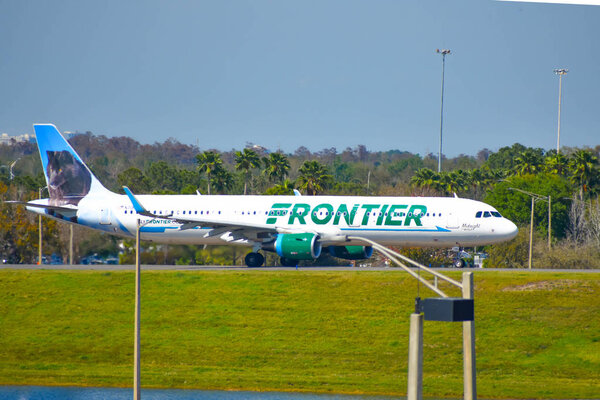 Орландо, Флорида. 02 марта 2019 года. Пограничный самолет на взлетно-посадочной полосе перед вылетом из международного аэропорта Орландо (MCO) (3)
).