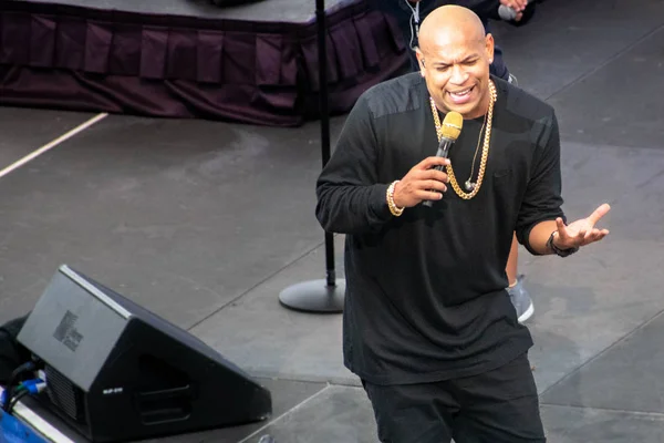 Orlando, Florida. March 17, 2019. Alexander Delgado by Gente de Zona singing urban music at Seaworld in International Drive Area (15) — Stock Image Orlando Florida March 2019 Alexander Delgado Gente Zona Singing Urban Royalty Free Stock Photos