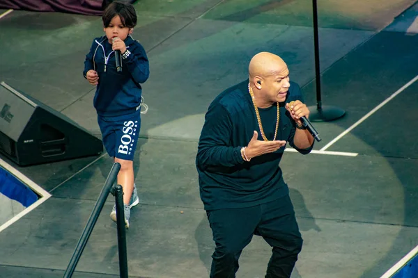 Orlando, Florida. March 17, 2019. Alexander Delgado by Gente de Zona singing urban music at Seaworld in International Drive Area (16) — Stock Image Orlando Florida March 2019 Alexander Delgado Gente Zona Singing Urban Royalty Free Stock Images