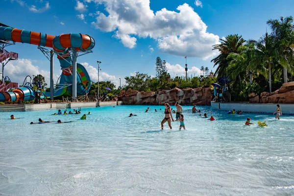 Orlando Florida Nisan 2019 Aquatica Dalga Havuzu Karekare Kıvrımının Kısmi — Stok fotoğraf