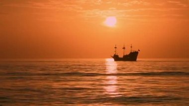 Clearwater Plajı, Florida. 26 Ocak 2019 . Gulf Coast Plajlar renkli günbatımı arka plan kaptan Memo's Pirate Cruise