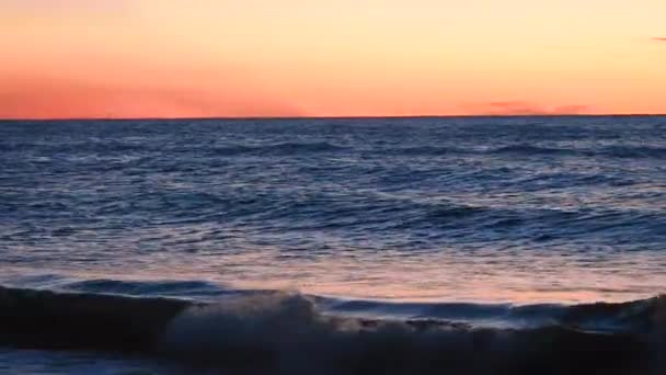 佛罗里达州清水一月 2019 清水海滩的海上五颜六色的日落 — 图库视频影像