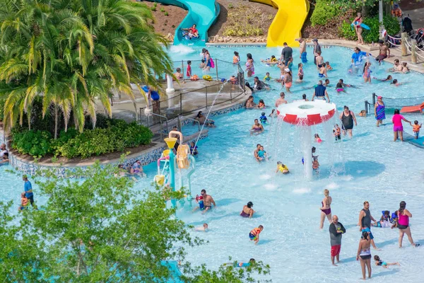 Orlando Florida Április 2019 Aquatica Vízi Parkban Vízi Játszóterületeket Élvezhetnek — Stock Fotó