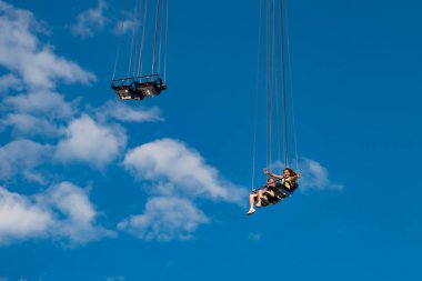Orlando, Florida. 16 Mayıs 2019. Orlando Star Flyer'ın tadını çıkaran insanlar. Bu 450 metre ayakta dünyanın en yüksek salıncak yolculuğu. Uluslararası Sürücü alanında (3).