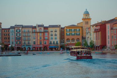Orlando, Florida. 21 Mayıs 2019. Portofino Bay Hotel panoramik görünümü, Universal Studios alanında İtalya'nın tüm cazibesi (9)
