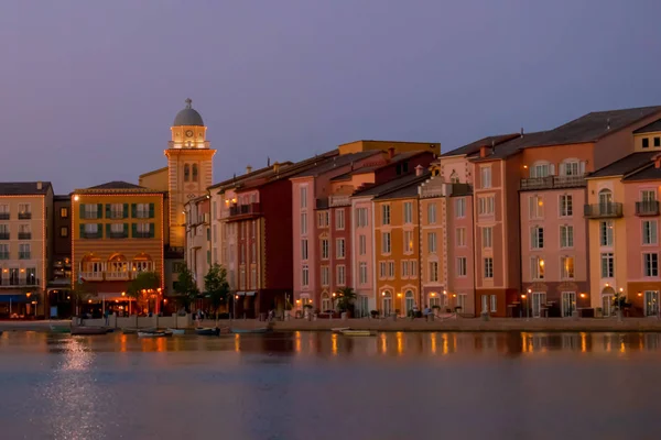 Orlando Florida Mayo 2019 Coloridos Edificios Junto Muelle Atardecer Portofino — Foto de Stock