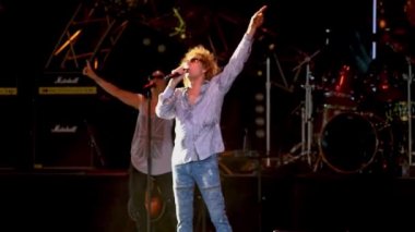 Orlando, Florida. 17 Mayıs 2019 . Stephanie Calvert ve Mickey Thomas Starship tarafından , Şarkı Biz Epcot Walt Disney World bu şehir inşa