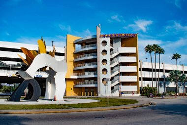 Tampa Körfezi, Florida. 28 Nisan 2019 . Port Tampa Bay Otopark ı Channelside'da..