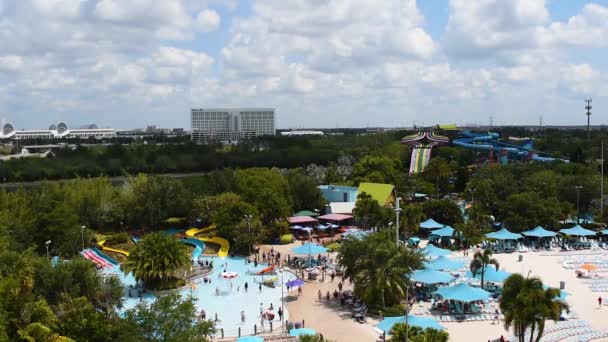 Orlando Florida Červen 2019 Panoramatický Výhled Lidi Kteří Užívají Bazén — Stock video