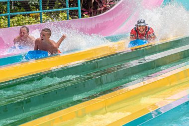 Orlando, Florida. 01 Temmuz 2019. Aquatica 11 tamauta Racer cazibe inanılmaz sıçrama zevk Kişi