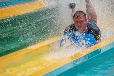 Orlando, Florida. 01 Temmuz 2019. Aquatica 12 tamauta Racer cazibe inanılmaz sıçrama zevk Kişi