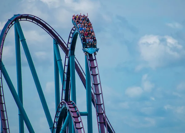 Orlando Florida Június 2019 Csodálatos Kilátás Emberek Szórakozás Mako Rollercoaster — Stock Fotó