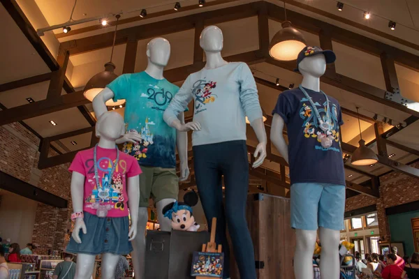 Orlando Florydzie Czerwca 2019 Disney Clothing Kolekcja 2019 Disney Springs — Zdjęcie stockowe