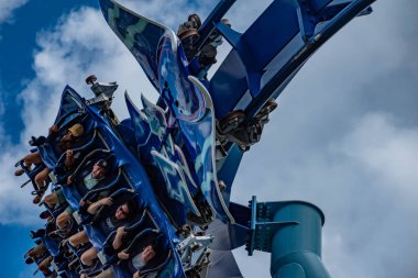 Orlando, Florida. 17 Haziran 2019. Seaworld 7 eğlenceli Manta Ray rollercoaster olan insanların heyecanlı yüzleri