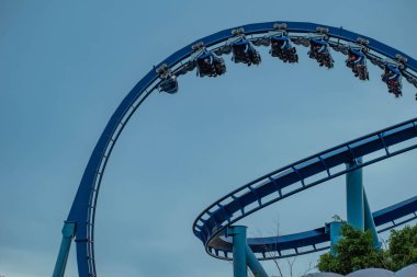 Orlando, Florida. 25 Haziran 2019. Seaworld 10 inanılmaz Manta Ray roller coaster zevk İnsanlar