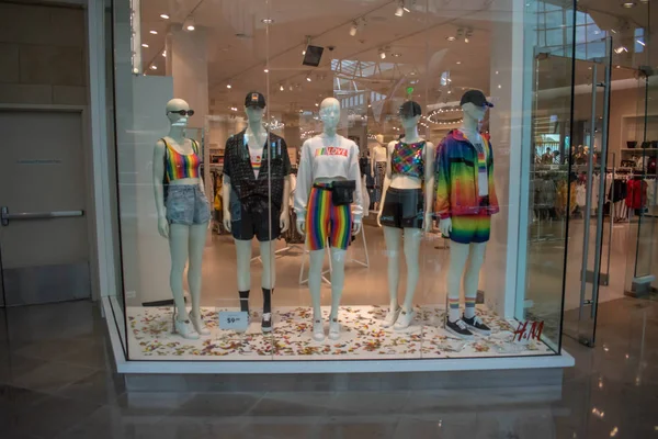 Orlando Florydzie Czerwca 2019 Gay Friendly Ubrania Sklepie Handm Mall — Zdjęcie stockowe