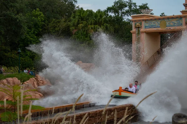 Orlando Florida Junio 2019 Gente Disfrutando Chapotear Viaje Atracción Atlantis — Foto de Stock