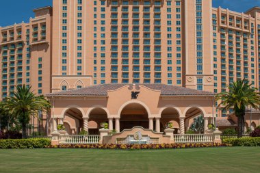 Orlando, Florida 'da. 16 Temmuz 2019. John yaung Parkway bölgesinde J W Marriott oteli 'nin kısmi manzarası 8