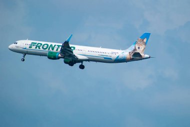 Florida. 09 Temmuz 2019. Frontier Airlines, Orlando Uluslararası Havaalanı 8 ' den ayrılıyor.