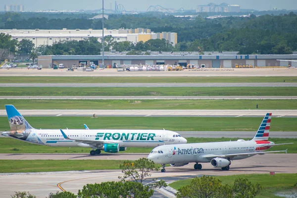 Orlando Florida Juli 2019 Frontier Und American Airlines Flugzeuge Auf — Stockfoto