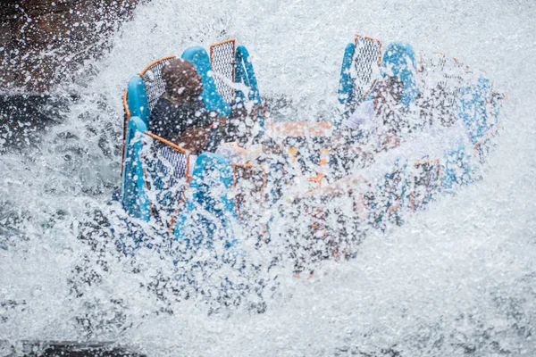 Orlando Florida Julio 2019 Gente Disfrutando Chapotear Infinity Falls Seaworld — Foto de Stock