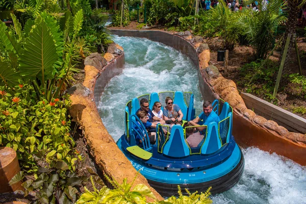 Orlando Floride Juillet 2019 Les Gens Qui Apprécient Attraction Aquatique — Photo