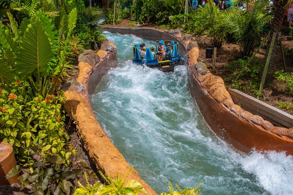 Orlando Florida Julho 2019 Pessoas Desfrutando Atração Água Infinity Falls — Fotografia de Stock