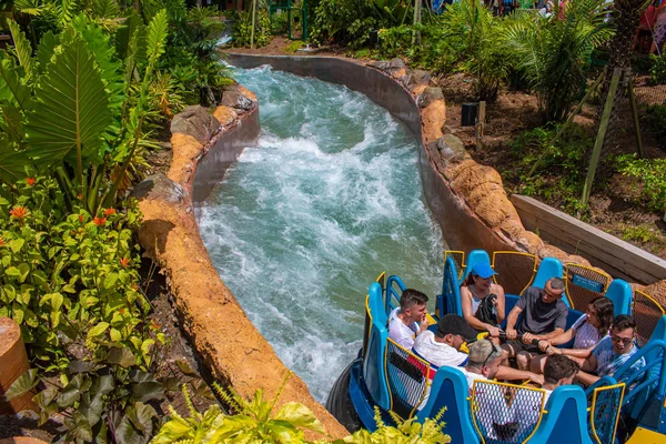 Orlando Florida Julio 2019 Personas Disfrutando Atracción Acuática Infinity Falls —  Fotos de Stock