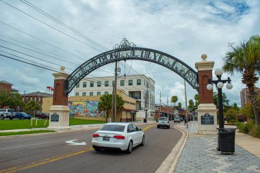 Tampa Körfezi, Florida. 12 Temmuz 2019 tarihi bölgede 7 Aveneu Ybor şehir kemeri 2