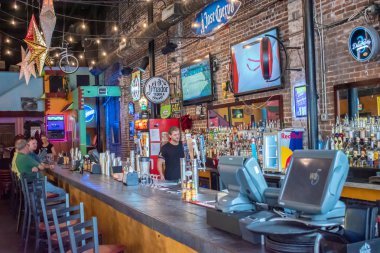 Tampa Körfezi, Florida. Temmuz 12, 2019 içinde the Rooster Bar içinde Tequila içinde Ybor City 2