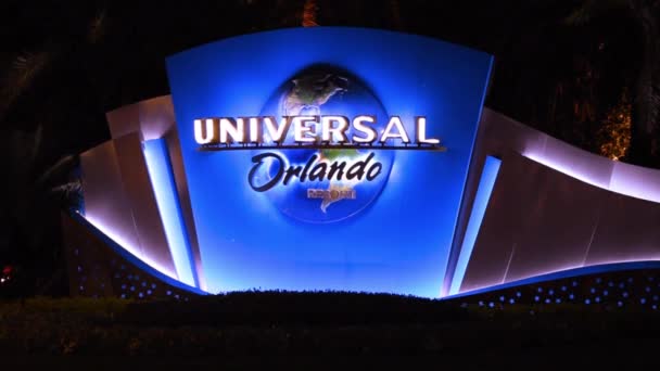 Orlando Florida Juli 2019 Verlichte Universal Studios Teken Logo Donkere — Stockvideo