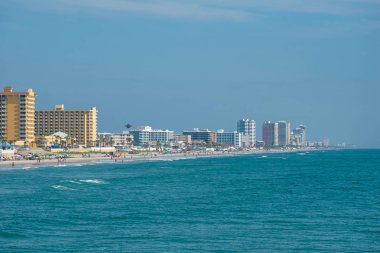 Daytona Beach Florida. 07 Temmuz 2019 Main Street Pier 6 ' dan Daytona Plajı 'nın panoramik manzarası.