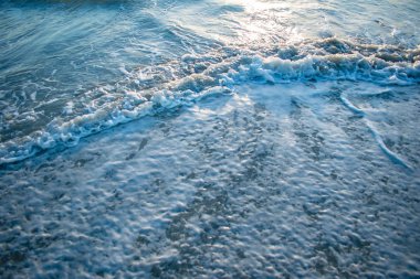 Daytona Beach Florida. Temmuz 07, 2019 sahil üzerinde çökmesini dalgalar 1.