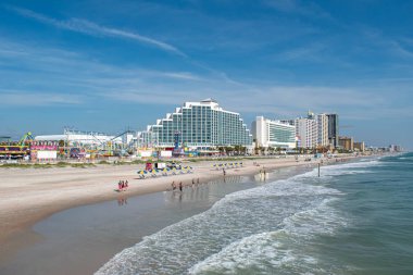 Daytona Plajı, Florida. 06 Temmuz 2019, Hilton Ocean Front 'un panoramik manzarasını ve Daytona Beach 2 ' de iskele
