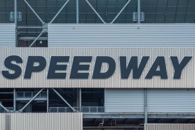 Daytona, Florida 'da. 18 Temmuz 2019. Daytona International Speedway 'de Speedway harflerinin üst görünümü .
