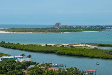 Ponce de Leon giriş, Florida. 19 Temmuz 2019 deniz fenerinden yeni Smyrna Plajı ve Halifax nehrinin panoramik manzarası