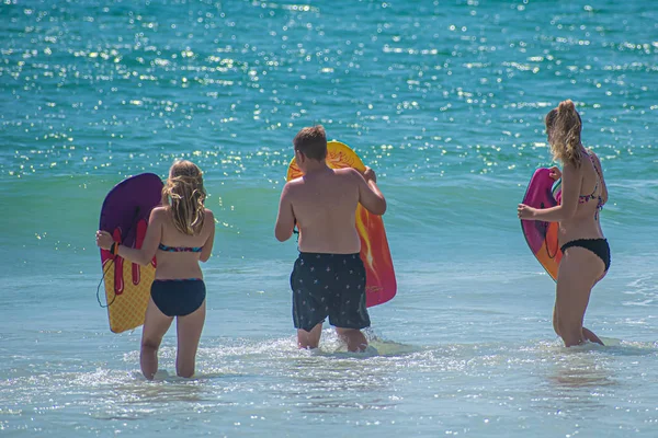 Дейтона Біч Флорида Липня 2019 Сім Серфінгу Насолоджуючись Хвилями — стокове фото