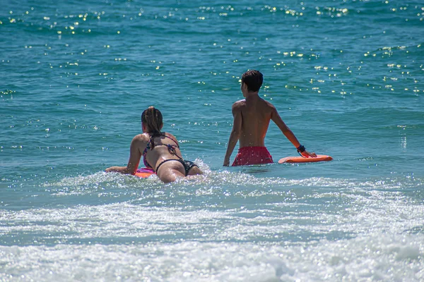Daytona Beach Florida July 2019 Girl Boy Surfboard Enjoying Waves — Stock Photo, Image