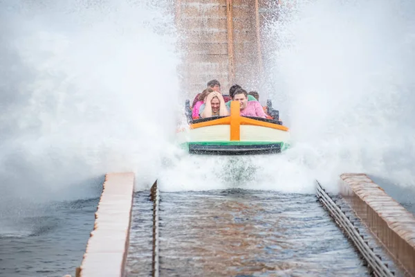 Orlando Florida Julio 2019 Gente Divirtiéndose Viaje Atlantis Con Espectaculares — Foto de Stock