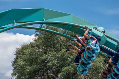 Orlando, Florida. 31 Temmuz 2019. İnsanlar Seaworld (36 yaz tatili sırasında inanılmaz Kraken rollercoaster zevk).