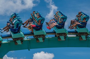 Orlando, Florida. 31 Temmuz 2019. İnsanlar Seaworld (58 yaz tatili sırasında inanılmaz Kraken rollercoaster zevk)