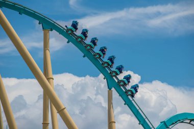 Orlando, Florida. 31 Temmuz 2019. İnsanlar Seaworld (61 yaz tatili sırasında inanılmaz Kraken rollercoaster zevk)