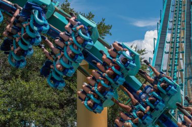 Orlando, Florida. 31 Temmuz 2019. İnsanlar Seaworld (65 yaz tatili sırasında inanılmaz Kraken rollercoaster zevk)