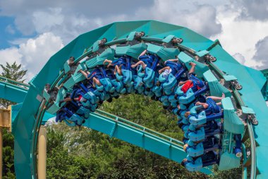 Orlando, Florida. 31 Temmuz 2019. İnsanlar Seaworld (76) yaz tatili sırasında inanılmaz Kraken rollercoaster zevk)
