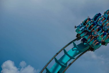 Orlando, Florida. 31 Temmuz 2019. İnsanlar Seaworld (19) de eğlenceli inanılmaz Kraken rollercoaster sahip)