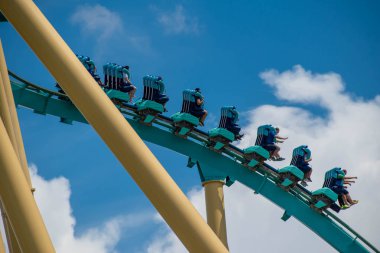 Orlando, Florida. 31 Temmuz 2019. İnsanlar Seaworld (33) de eğlenceli inanılmaz Kraken rollercoaster sahip).
