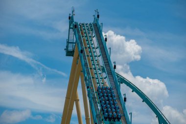 Orlando, Florida. 31 Temmuz 2019. İnsanlar Seaworld (4) de eğlenceli Kraken rollercoaster sahip)
