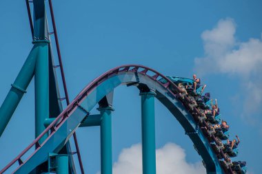 Orlando, Florida. 29 Temmuz 2019. Seaworld 25 yaz tatili sırasında Mako rollercoaster sürme zevk İnsanlar
