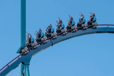 Orlando, Florida. 29 Temmuz 2019. Seaworld 36 yaz tatili sırasında Mako rollercoaster sürme zevk İnsanlar