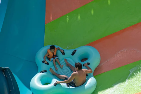 Orlando Floride Juillet 2019 Les Gens Qui Apprécient Attraction Aquatique — Photo